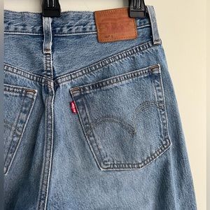 levi’s 501 s light wash jeans